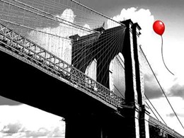 Balloon over Brooklyn Bridge 